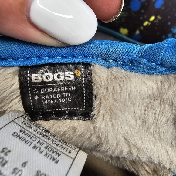 BOGS Colorful Kids Boots with Blue Trim - Picture 8 of 10